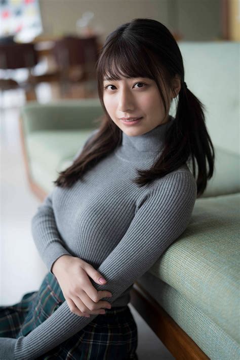 akb おっぱい|鈴木優香のエロい巨乳に目が釘付けに！元AKBのエッチな動画を。